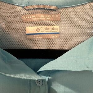 Columbia Blue Casual Button Down Shirt with Textured Back
